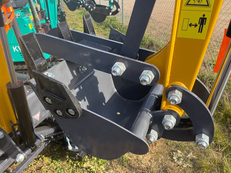 #3225-•-2026-cfg-mx20r-mini-excavator-image-20