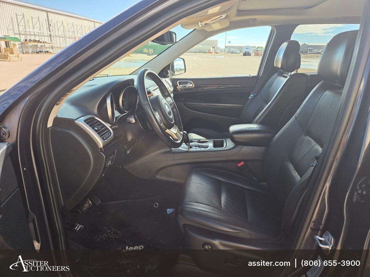 2013-jeep-grand-cherokee-laredo-image-15