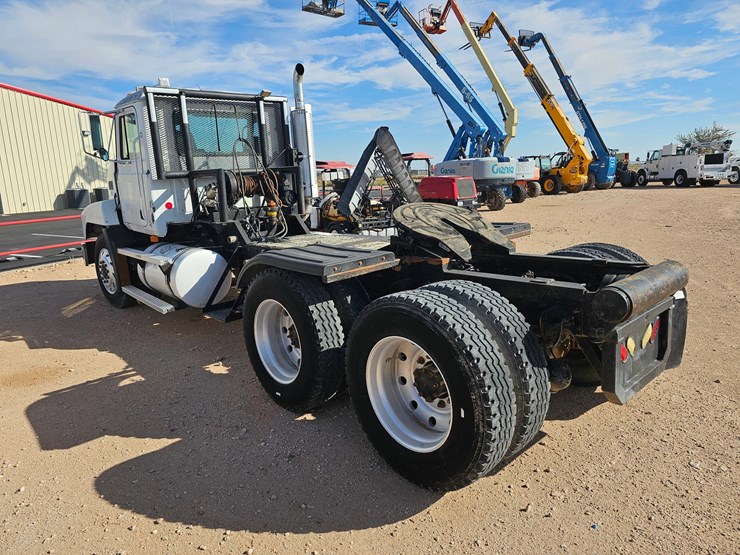 1995-mack-ch613-image-2