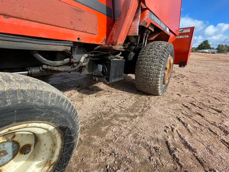 #1019-•-kubota-f2400-4wd-tractor-with-attachments-image-65
