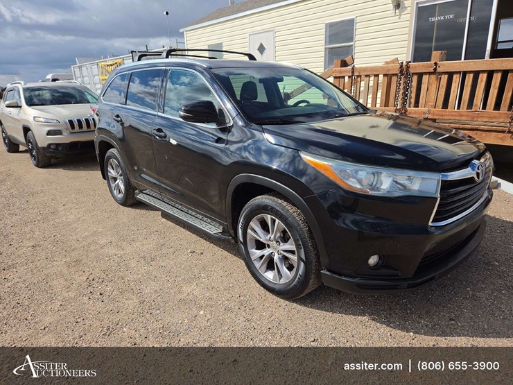 2015-toyota-highlander-xle-image-4
