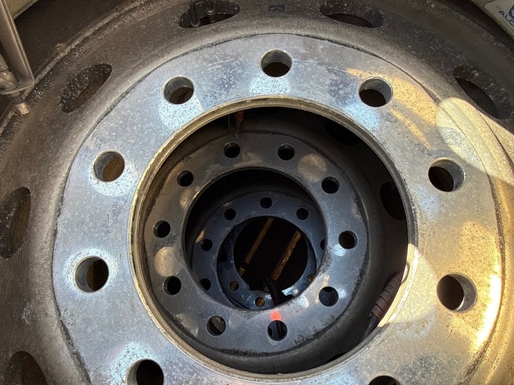 #6982-•-(5)-commercial-truck-tires-with-aluminum-rims-image-12