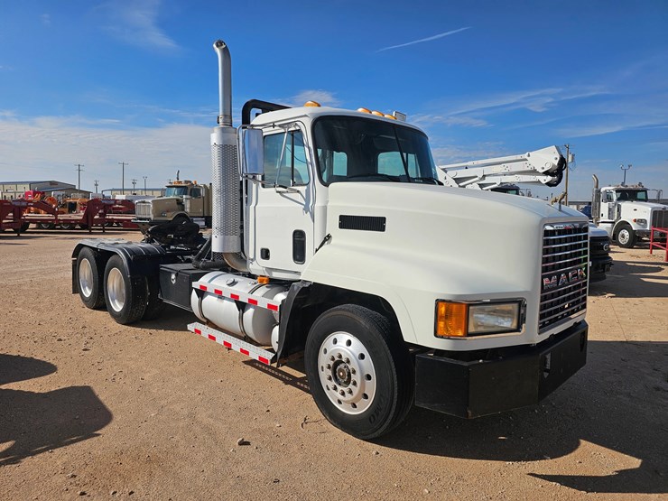 1995-mack-ch613-image-4