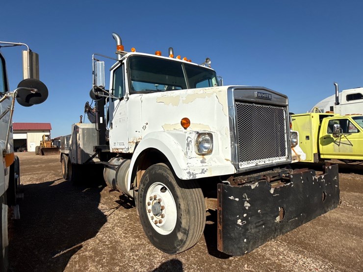 #6908-•-1985-tandem-axle-wrecker-tow-truck-(has-wi-title)-image-3
