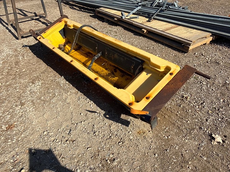 #6947-•-snowex-sp-2400-replaceable-tailgate-spreader-image-1