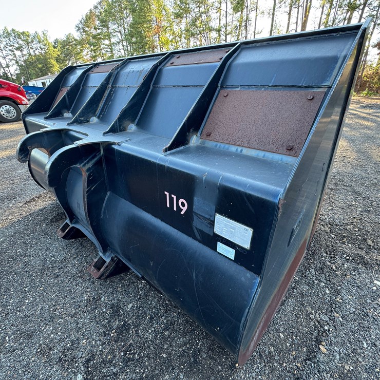 CAT 5.5-CUYD 108" BUCKET FITS 924, 930, 938 LOADERS