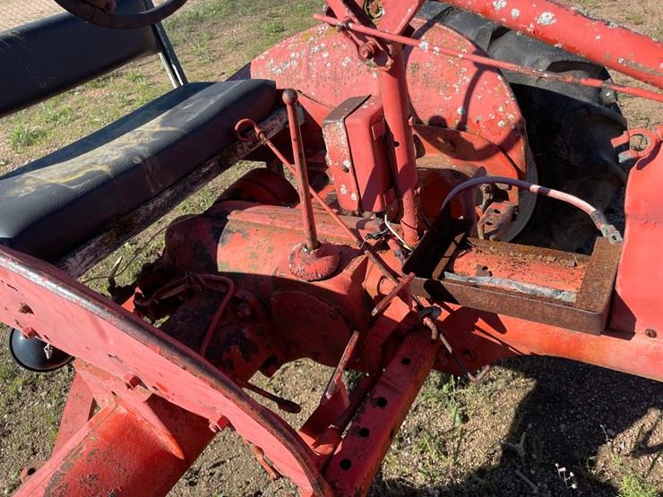 #1951-•-allis-chalmers-b-wide-tractor-image-43