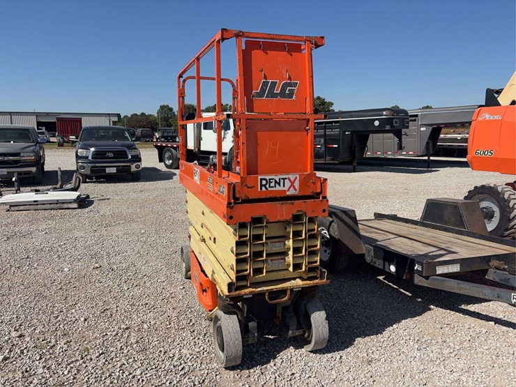 2016-jlg-26’-scissor-lift-(7m)-model-2632es,-battery-operated,-,-26’-reach,-non-marking-tires,-s/n--m200001221-image-2