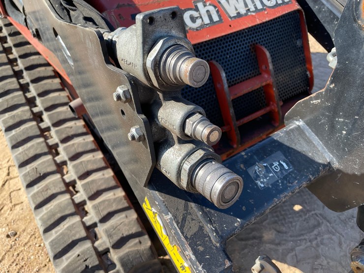 #1070-•-ditch-witch-sk800-tracked-dingo-image-7