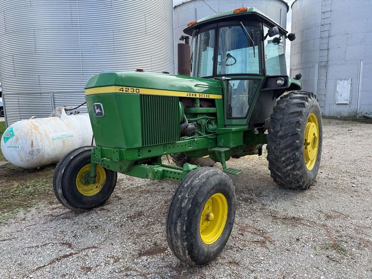 1977-john-deere-4230-tractor,-5,651-hours,-540-and-small-1000pto,-2-remotes,-18.4x34,-outside-rear-wheel-weights,-quad-range,-s/n--4230h039245r-image-1