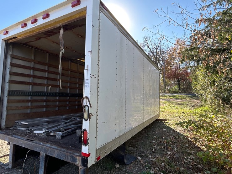 #6941-•-morgan-enclosed-truck-cargo-box-body-with-aluminum-load-blocks-image-4
