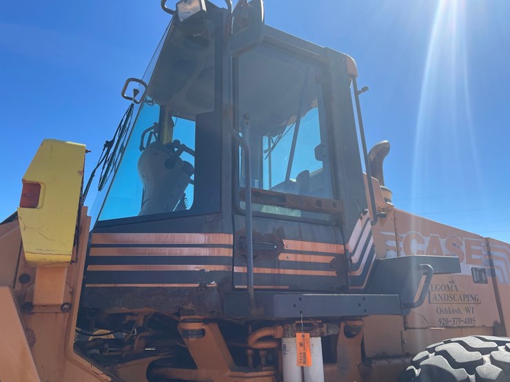 #1748-•-2001-case-721c-wheel-loader-image-29