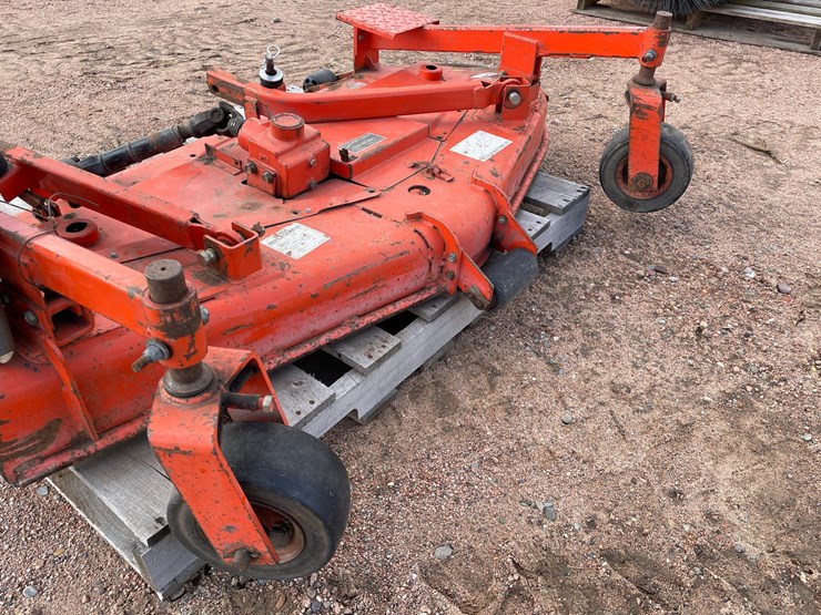#1019-•-kubota-f2400-4wd-tractor-with-attachments-image-101