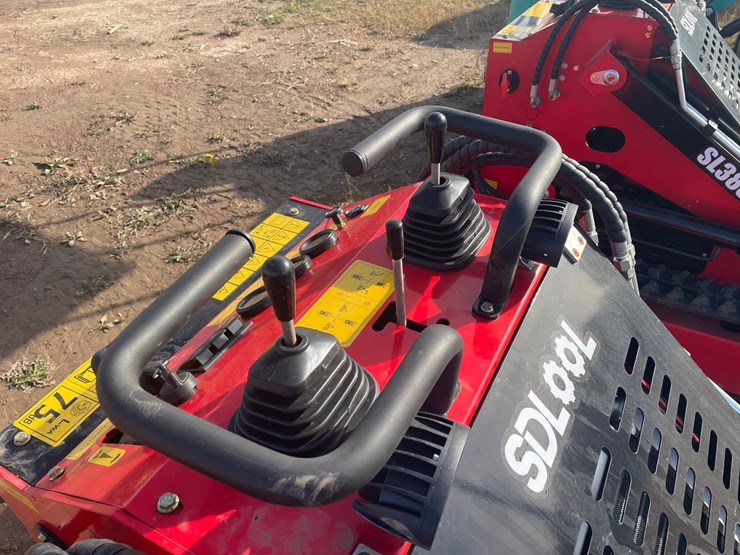 #3212-•-2026-skid-steer-loader-image-14