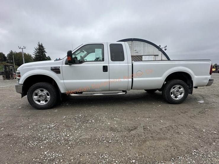 2010-ford-f-250-super-duty-4x4-pickup-image-2