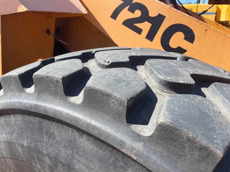 #1748-•-2001-case-721c-wheel-loader-image-16