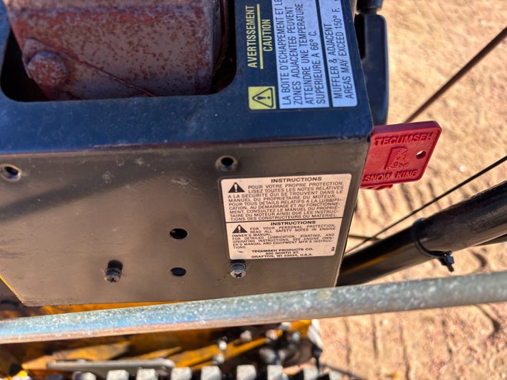 #1864-•-cub-cadet-826t-26"-snow-blower-image-14