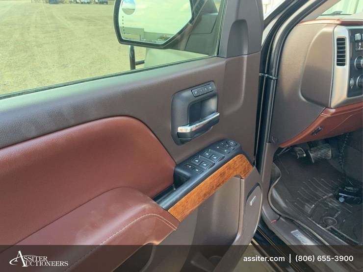 2015-chevrolet-silverado-1500-high-country-image-29