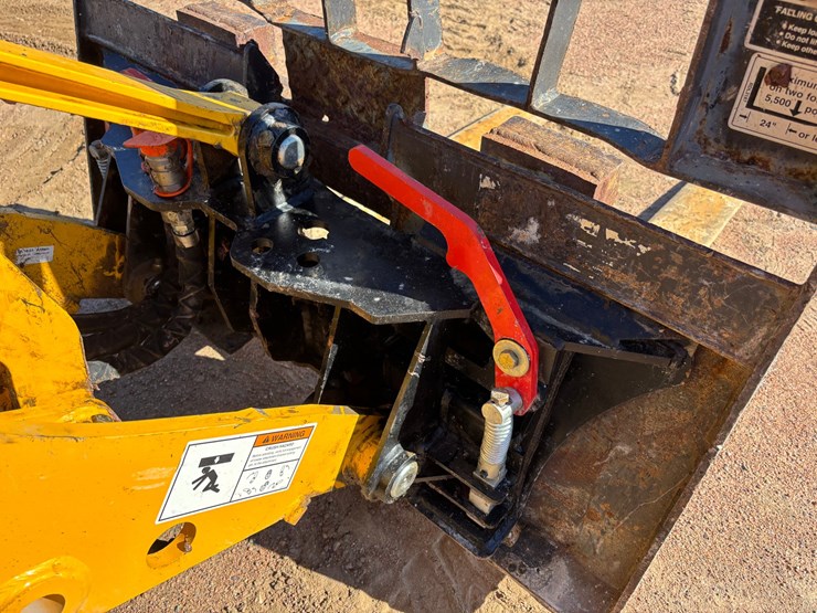 #1894-•-2023-gehl-al550-wheel-loader-image-15
