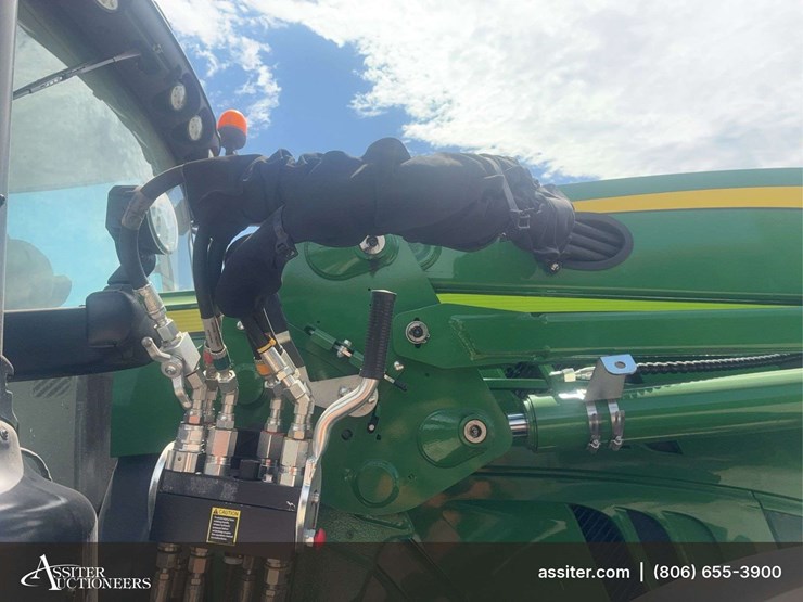 2022-john-deere-r-image-49