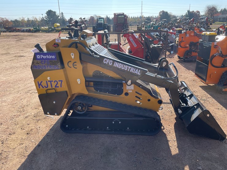#3236-•-cfg-kjt27-skid-steer-loader-image-4