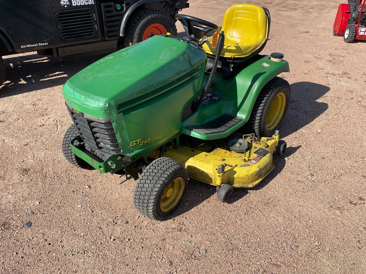 #1010-•-john-deere-gt245-riding-lawn-mower-image-1