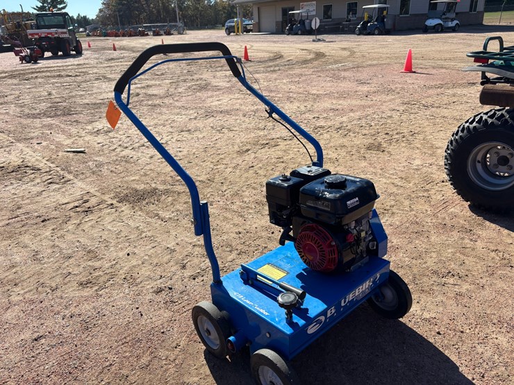 #1003-•-bluebird-thatcher-c18-lawn-comber-image-2