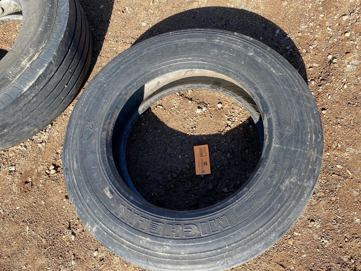 #6971-•-(1)-michelin-pilot-xze-255/70-r-22.5-commercial-truck-tire-image-2