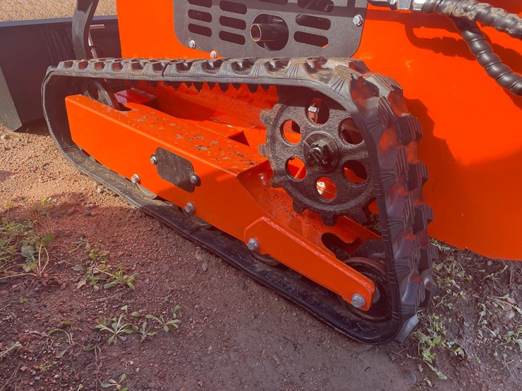 #3211-•-2026-skid-steer-loader-image-10