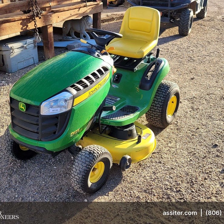JOHN DEERE D125