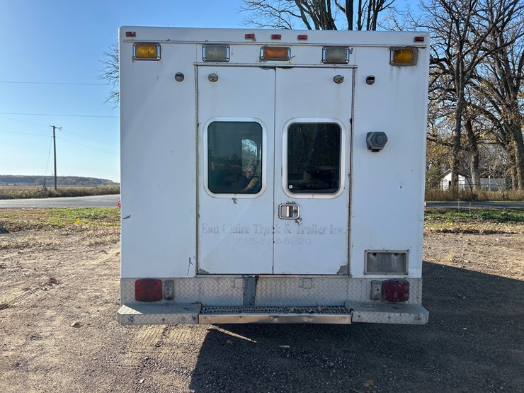 #6934-•-1992-computer-designed-chassis-1300-stoughton-step-van-(has-wi-title)-image-4