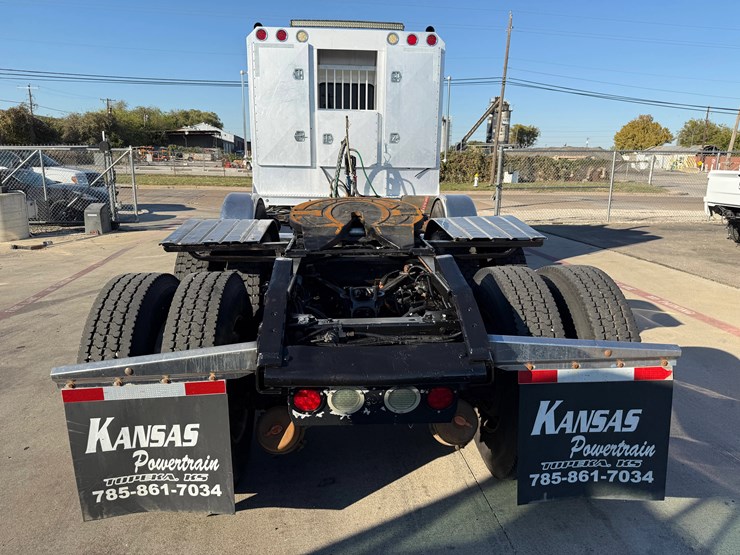 2012-kenworth-w900-tri-axle-heavy-haul-truck-image-9