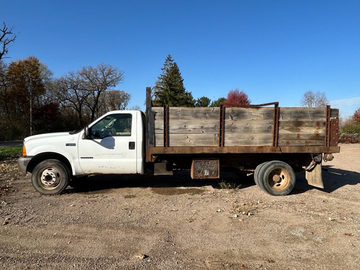 #6935-•-2000-ford-f-550-super-duty-stake-bed-dump-truck-(has-wi-title)-image-2
