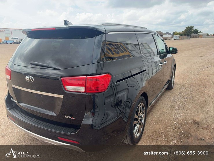 2017-kia-sedona-image-3
