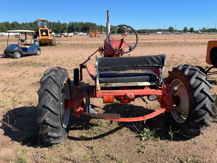 #1951-•-allis-chalmers-b-wide-tractor-image-9