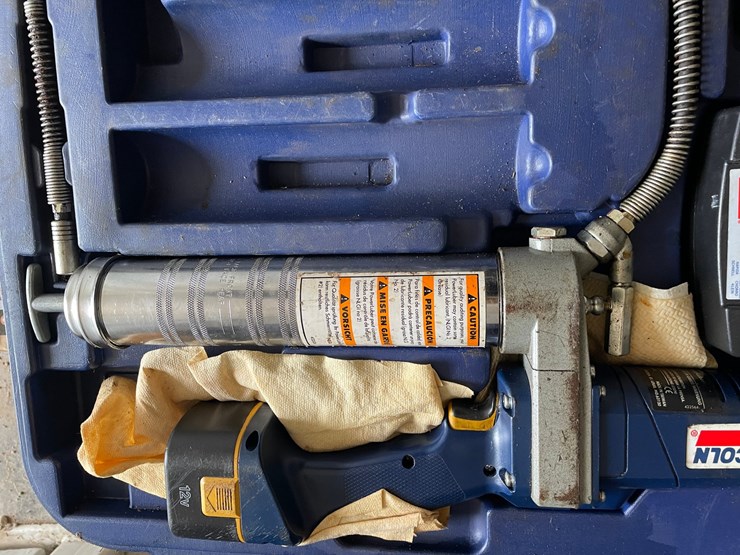#5216-•-lincoln-battery-powered-grease-gun-image-5