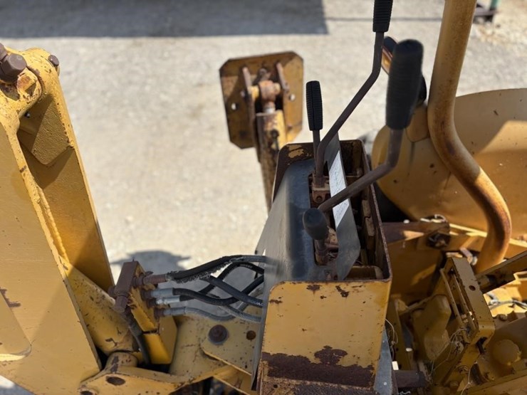 deere-300b-image-18