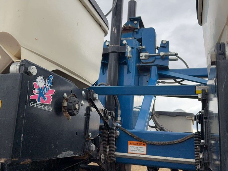 kinze-3600-planter,-16/31-box-fill,-no-tills,-corn-and-soybean-meters,-ground-drive,-markers,-kpm-iii-monitor,-fold-box,-s/n--624526-image-5