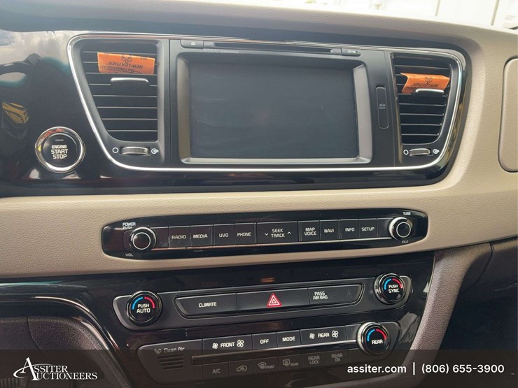 2017-kia-sedona-image-22