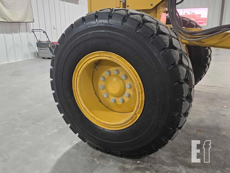2022-caterpillar-140-image-31