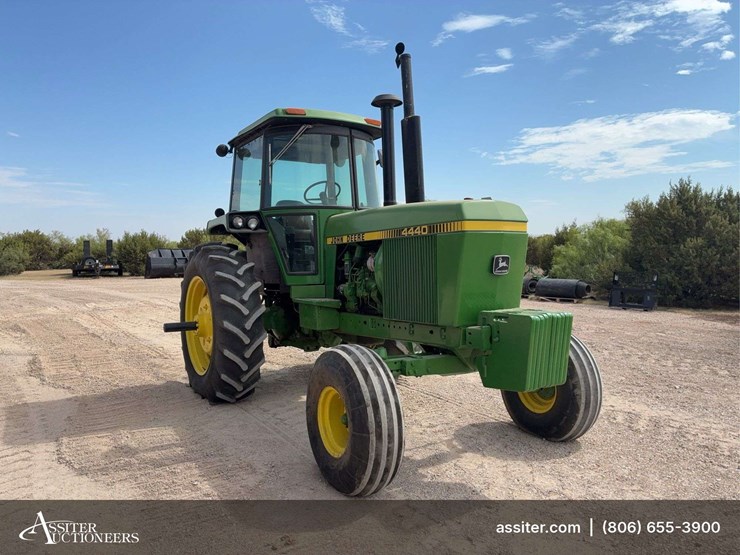 1980-john-deere-4440-image-1