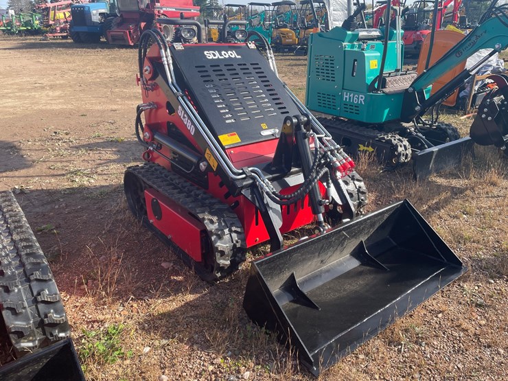 #3213-•-2026-skid-steer-loader-image-2
