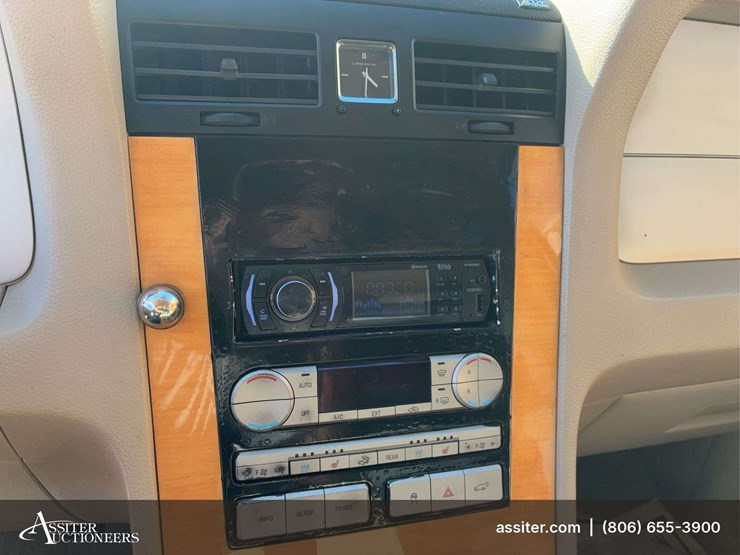 2008-lincoln-navigator-l-image-31