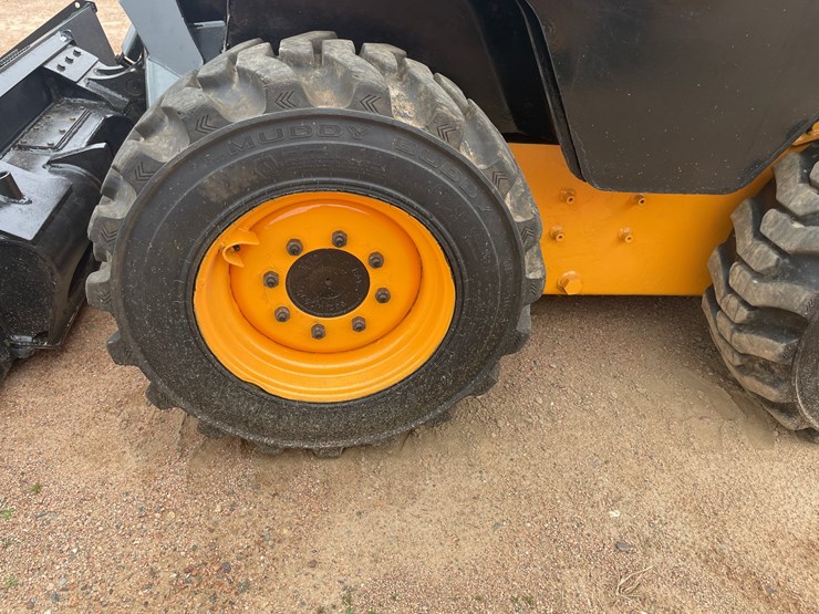 #1077-•-2021-jcb-270-t4-skid-steer-image-17