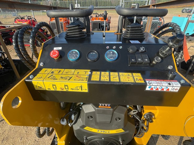 #3238-•-agt-mx-crt23-compact-track-loader-image-18