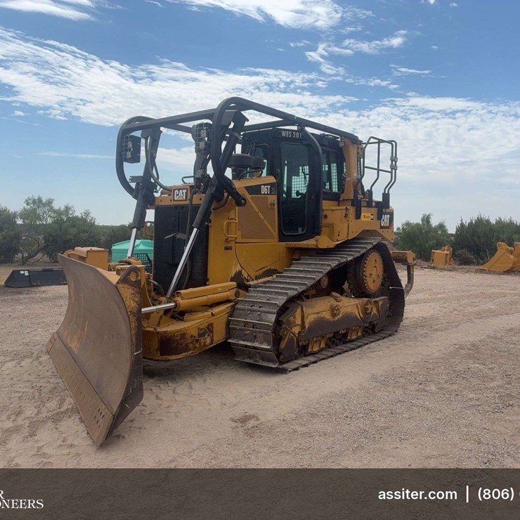 2015 CATERPILLAR D6T XL