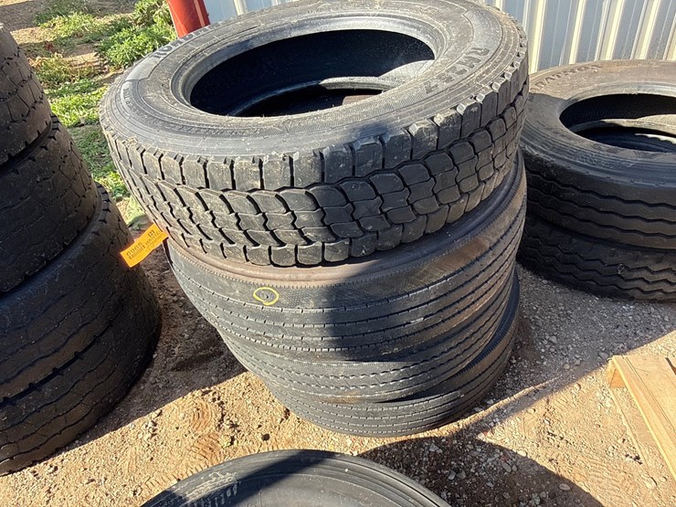 #6965-•-(4)-commercial-truck-tires-image-3