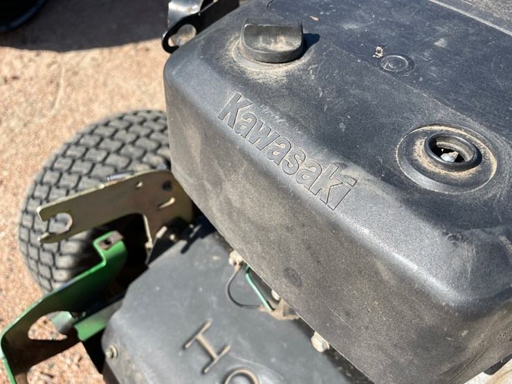 #1010-•-john-deere-gt245-riding-lawn-mower-image-27