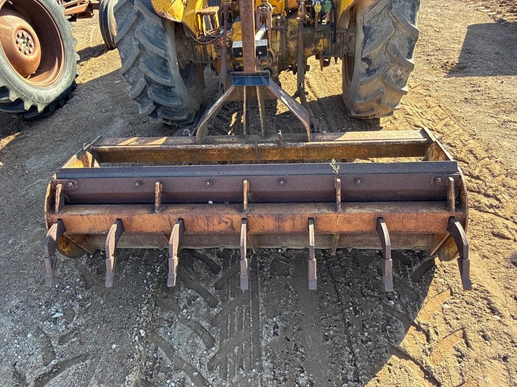 #6925-•-massey-ferguson-mf-30-industrial-tractor-with-front-loader-and-rear-box-scraper-image-5