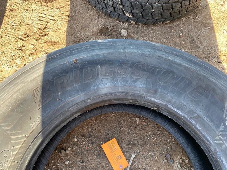 #6966-•-(1)-bridgestone-r284-ecopia-295/75r22.5-commercial-truck-tire-image-4